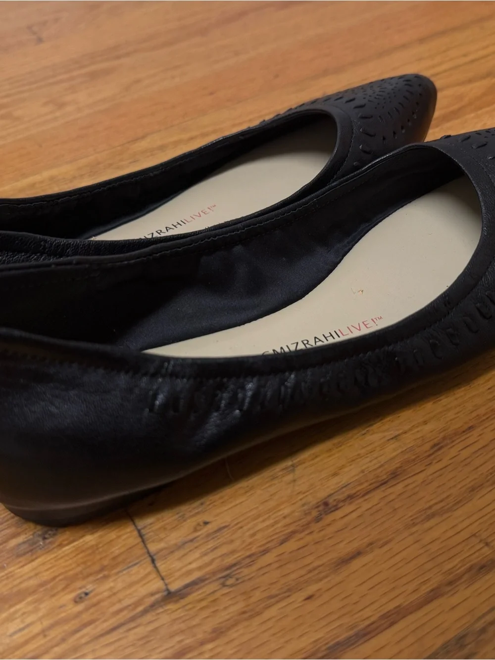 Isaac Mizrahi sleek pointed
